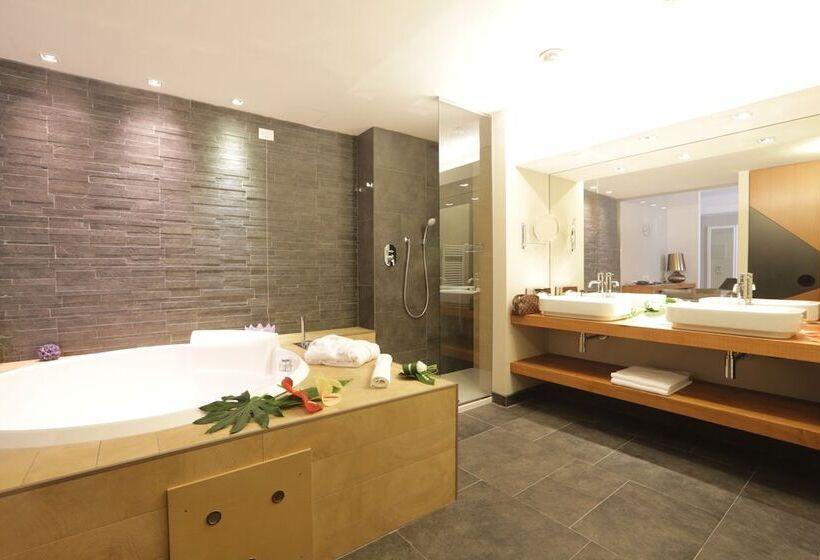 סוויטה, Admiral Park