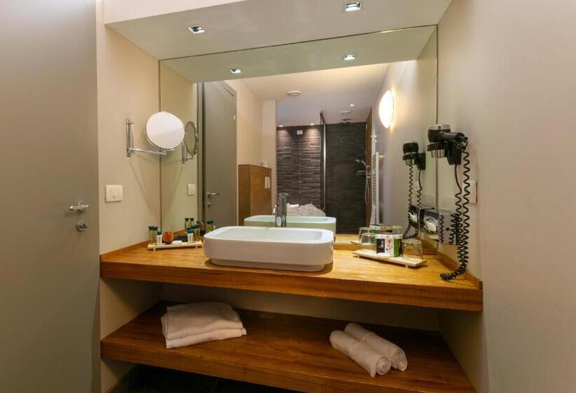 סוויטה, Admiral Park