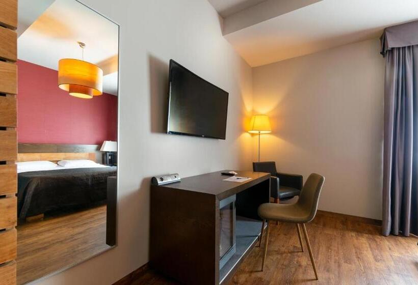 חדר סטנדרט, Admiral Park