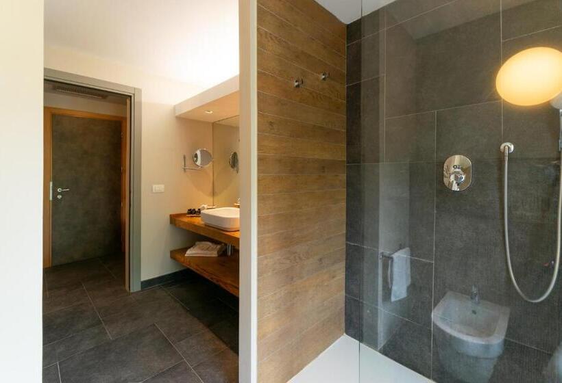 חדר דלוקס, Admiral Park