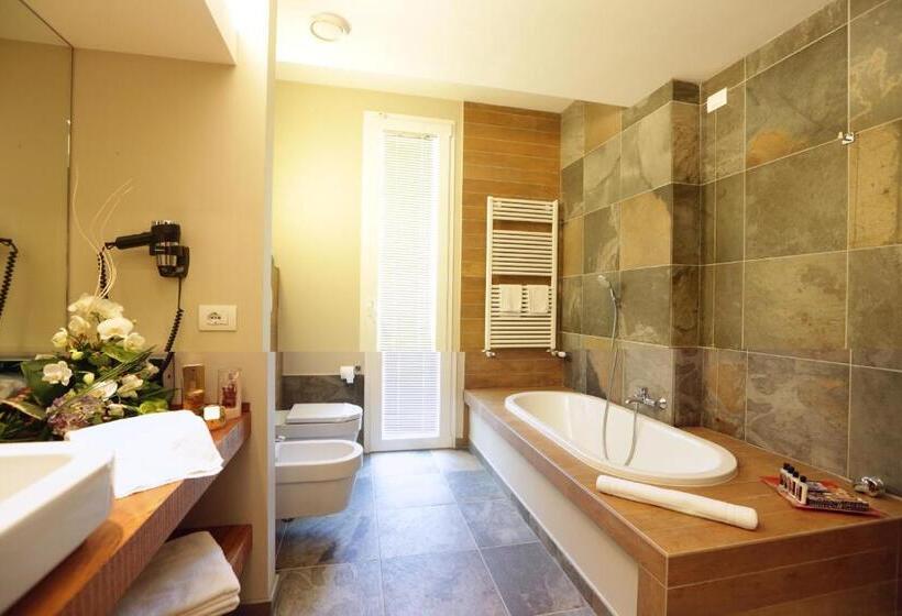 סוויטת ג'וניור משפחתית, Admiral Park