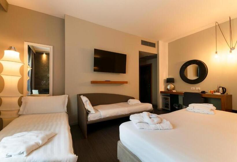 סוויטת ג'וניור משפחתית, Admiral Park