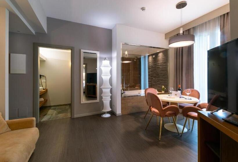 סוויטה, Admiral Park