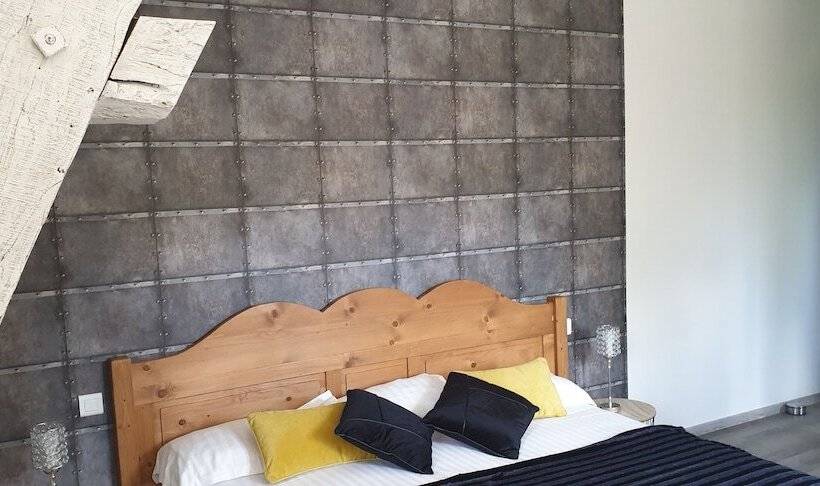 标准三人间, Auberge De Cartassac