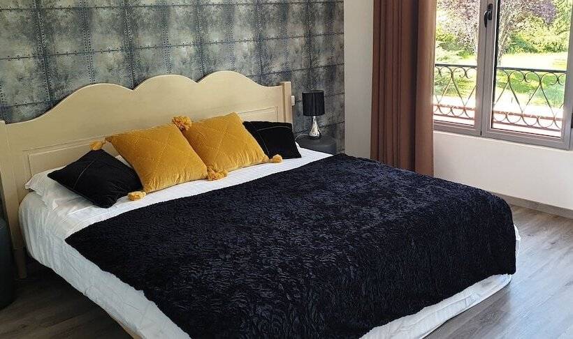 Номер Комфорт, Auberge De Cartassac