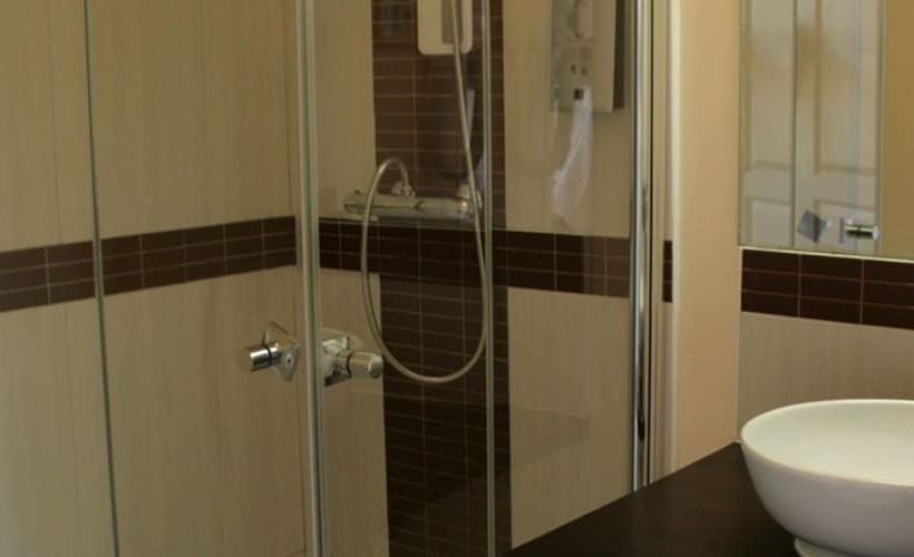 经济房, Auberge De Cartassac