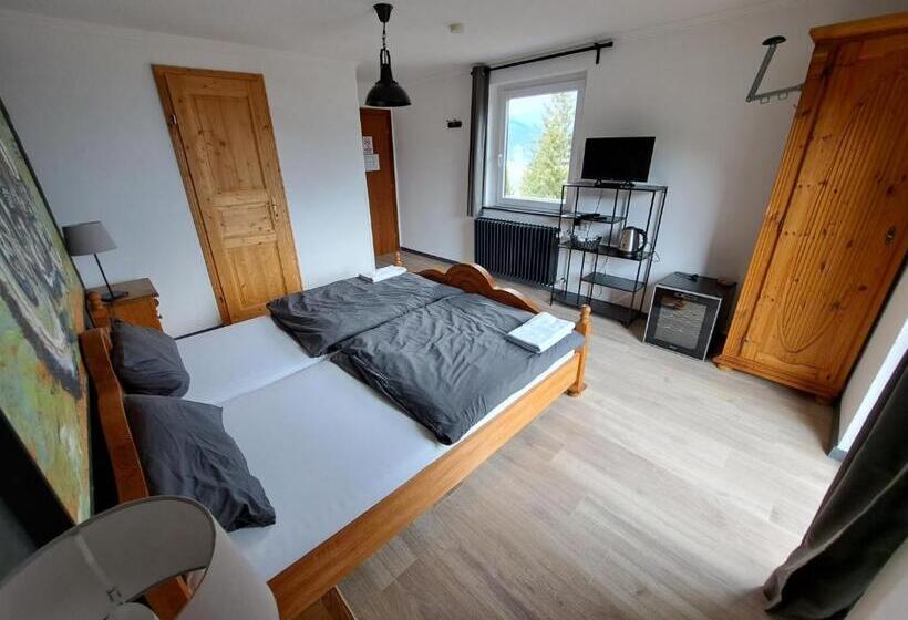 غرفة قياسية مزوَّدة بشُرفة, Blue Mountain