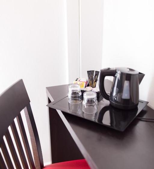 标准三人间, Esperanto