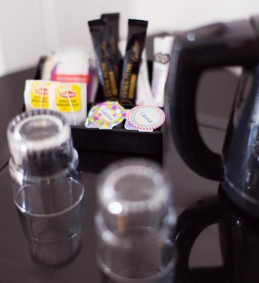 标准三人间, Esperanto