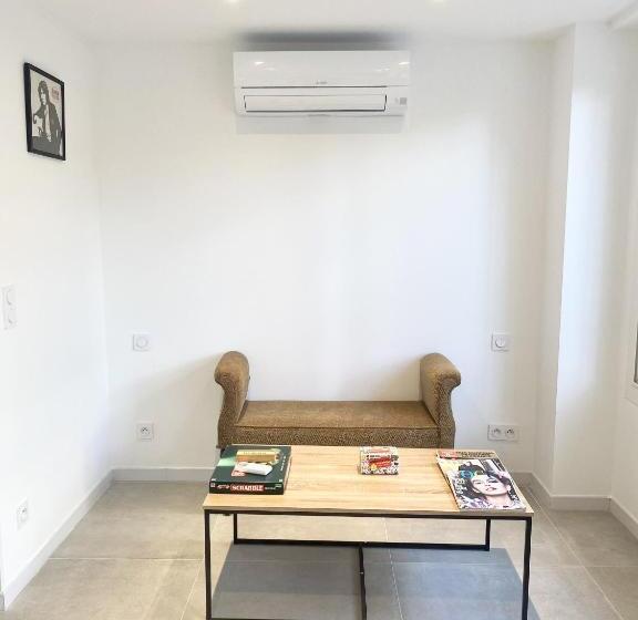 带1个卧室的公寓, Esperanto