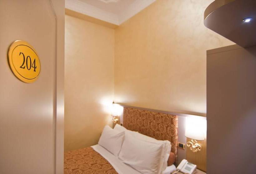 اتاق استاندارد, Fellini