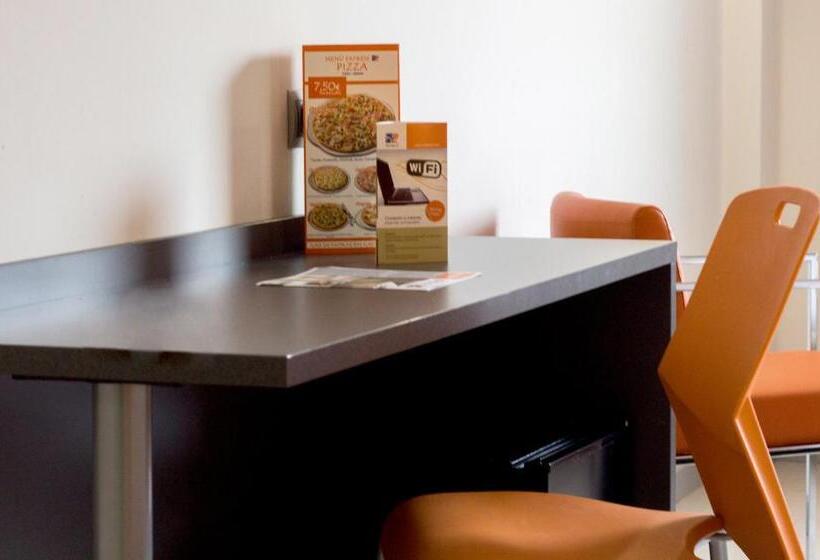 غرفة قياسية ثلاثية, H2 Avila