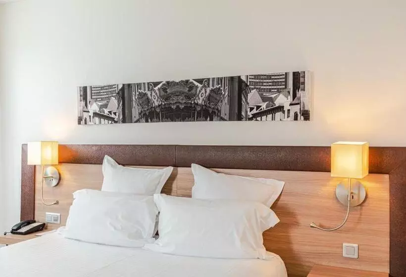 Deluxe-huone, Holiday Inn Mulhouse, An Ihg