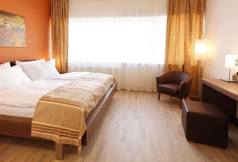Номер Стандарт Вид на Сад, Lava Inn   24 H Check In   Nähe Lkh, Landeskrankenhaus, Feldbach