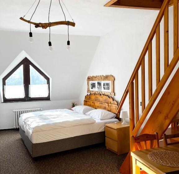 جناح عائلي, Pension Mona