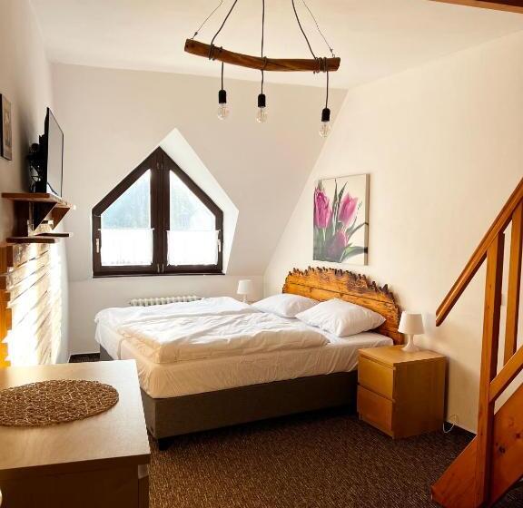 جناح عائلي, Pension Mona