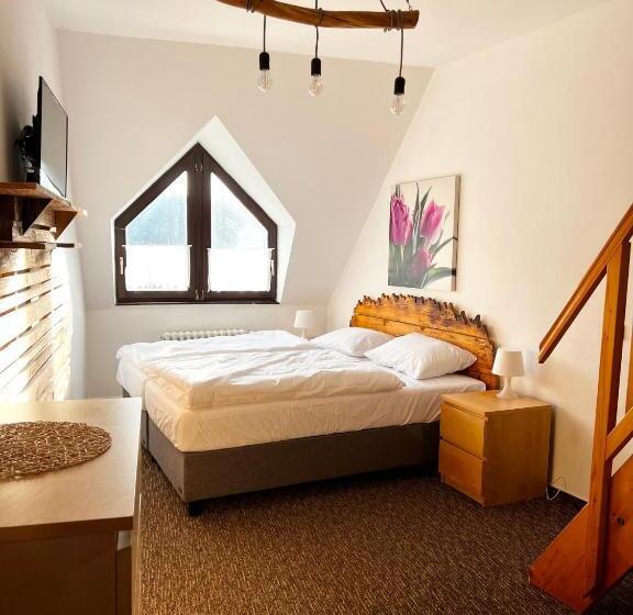 جناح عائلي, Pension Mona