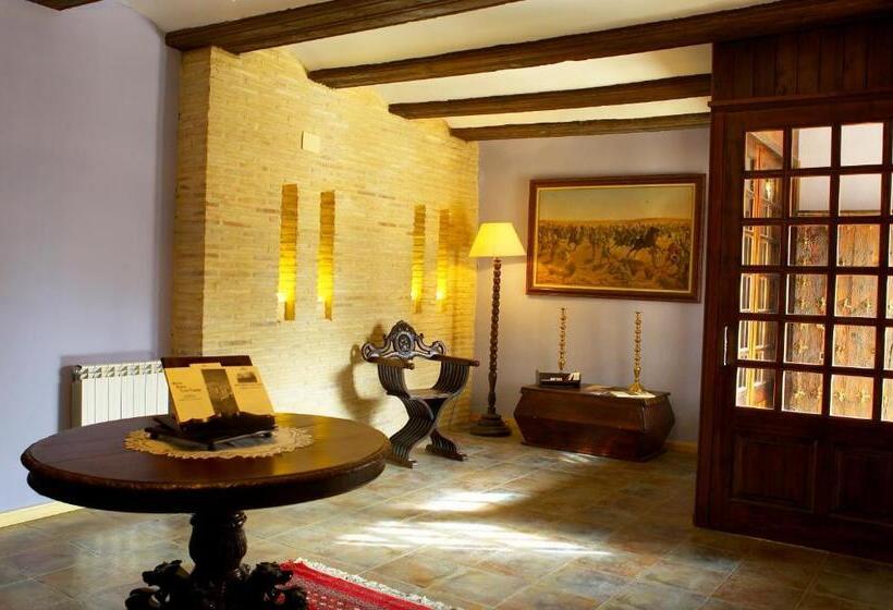 غرفة قياسية, La Val