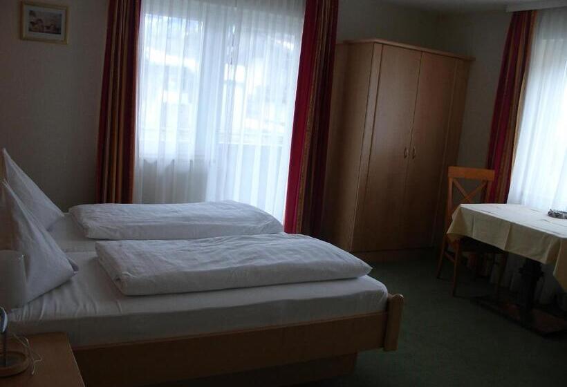 Апартаменты Deluxe 3 Спальни, Zirbenhotel Steiger