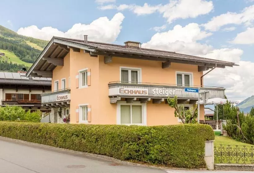 3ベッドルームのデラックスアパートメント, Zirbenhotel Steiger