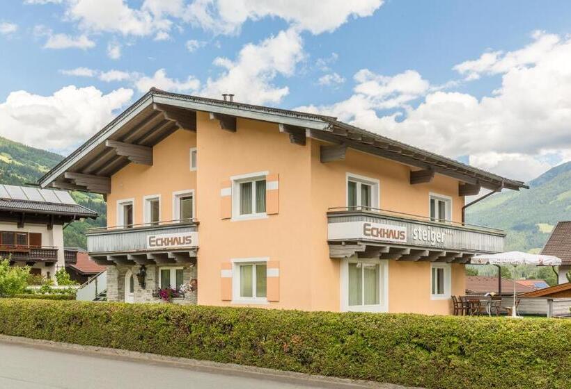 Апартаменты Deluxe 3 Спальни, Zirbenhotel Steiger