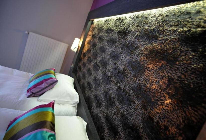 高级三人间, The Originals Boutique, Hôtel Le Lion D'or, Fougères Ouest