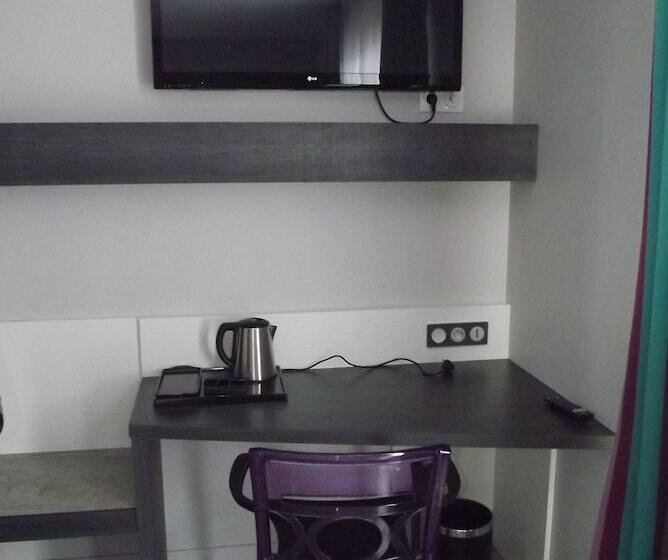 高品质的四人房间, The Originals Boutique, Hôtel Le Lion D'or, Fougères Ouest