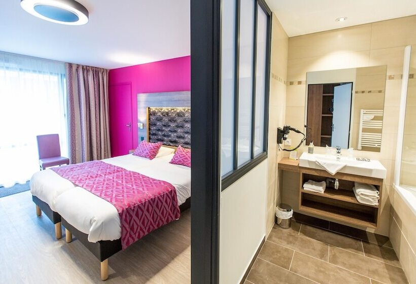 高品质的四人房间, The Originals Boutique, Hôtel Le Lion D'or, Fougères Ouest