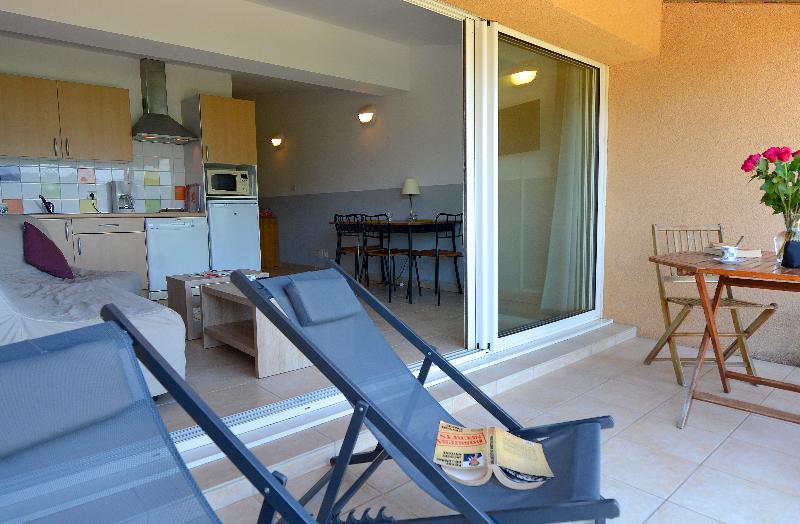 带1个卧室带花园景观的公寓, Residence Alba Rossa