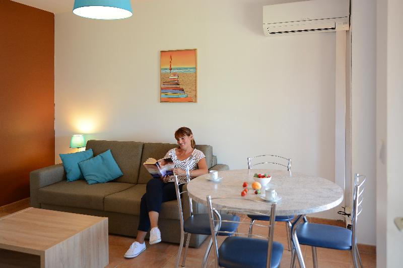 带花园景观和一个卧室的别墅, Residence Alba Rossa