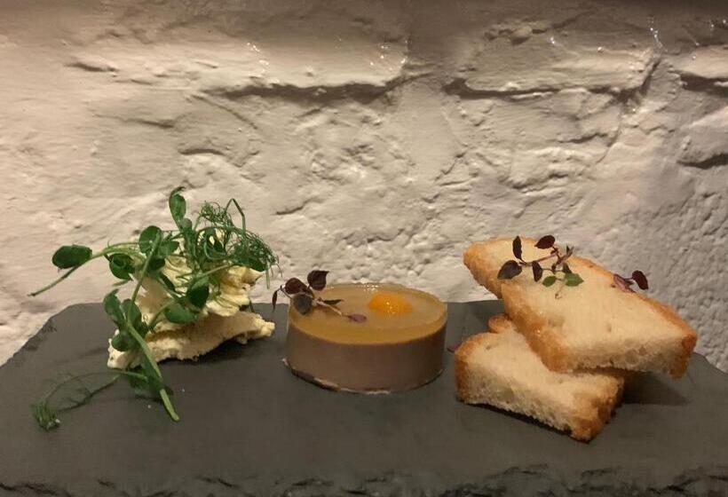 标准间, The Halfway House Pub And Kitchen