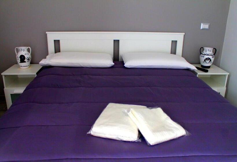 اتاق استاندارد با بالکن, B&b I Krotoniati