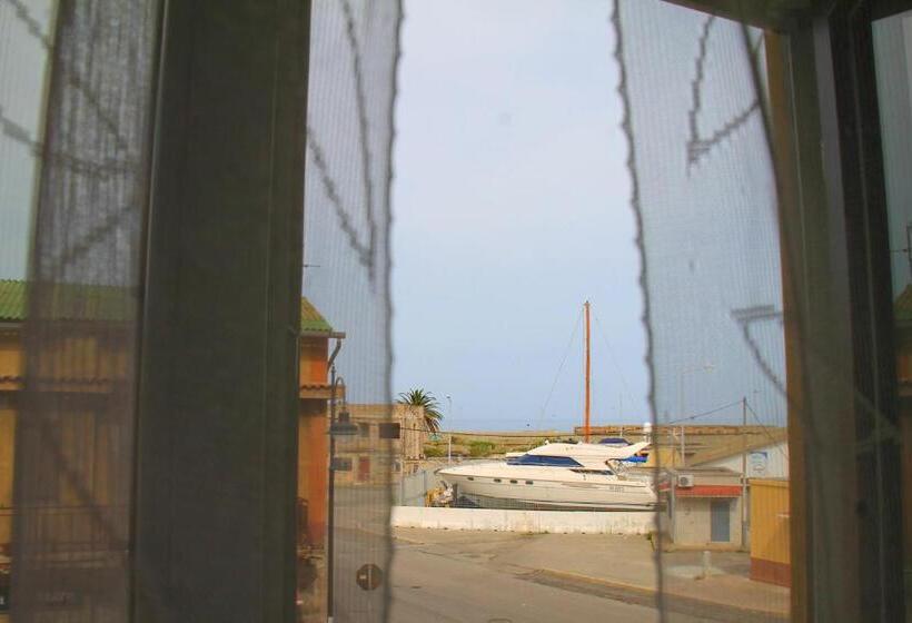 Triple Room Sea View, B&b I Krotoniati