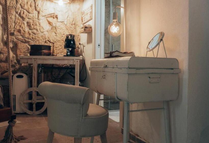 Standard Szoba, Grotta Carlotta