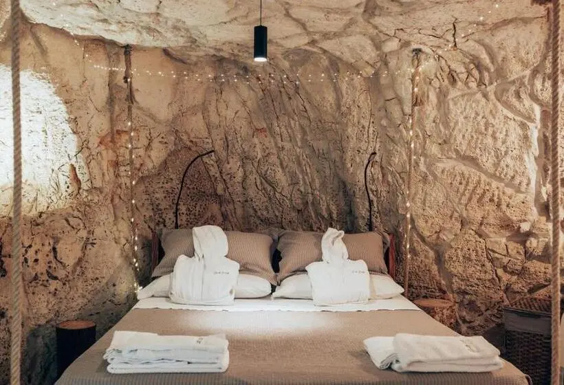スタンダードルーム, Grotta Carlotta