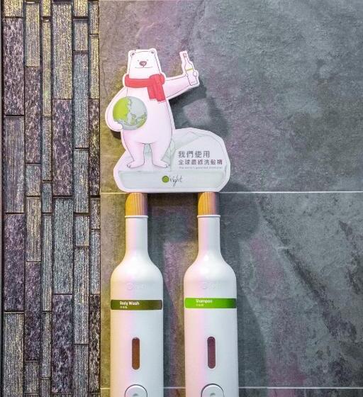 اتاق استاندارد, Fifth Avenue Motel