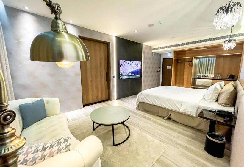 اتاق لوکس, Fifth Avenue Motel