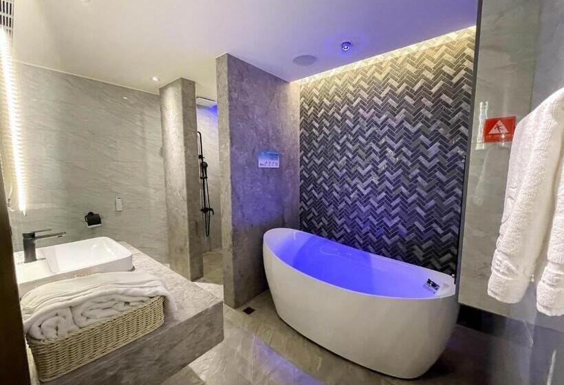 اتاق سوپریور با تخت دو نفره بزرگ, Fifth Avenue Motel