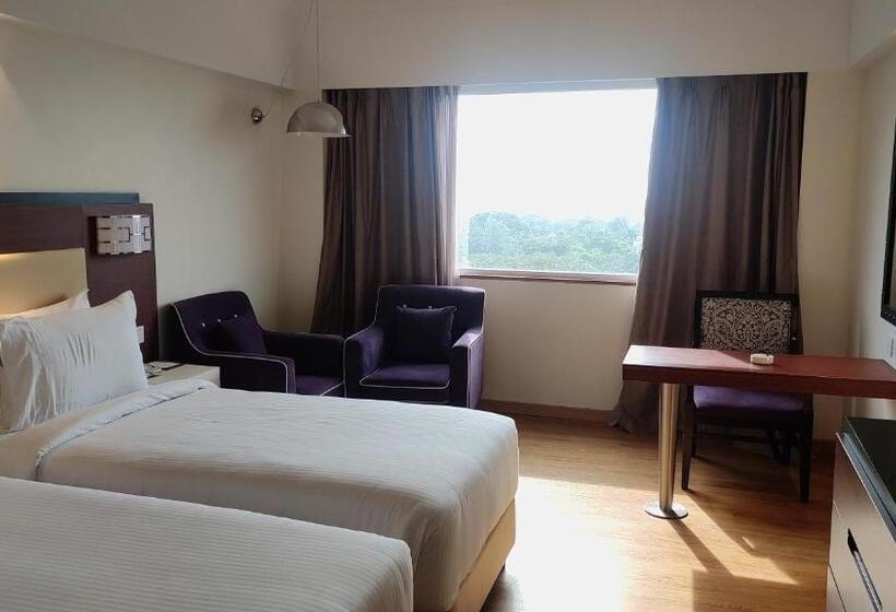 חדר סטנדרט נוף לנהר, Manjeera Sarovar Premiere