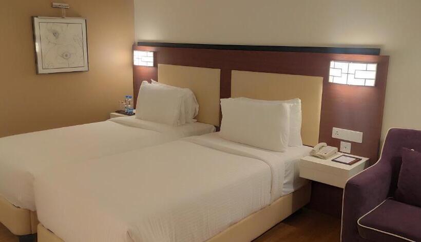 חדר סטנדרט נוף לנהר, Manjeera Sarovar Premiere