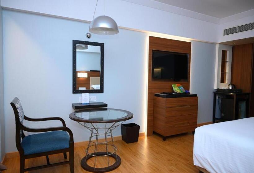 חדר אקזקיוטיב, Manjeera Sarovar Premiere