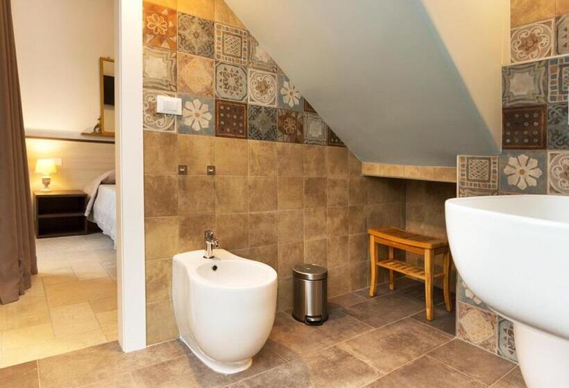 Deluxe room with river view, Casa Porta Marina