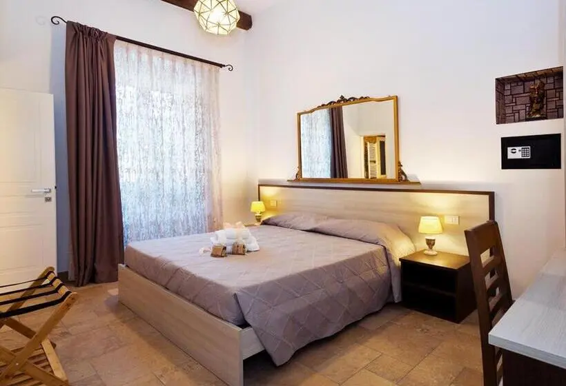 Deluxe room with river view, Casa Porta Marina