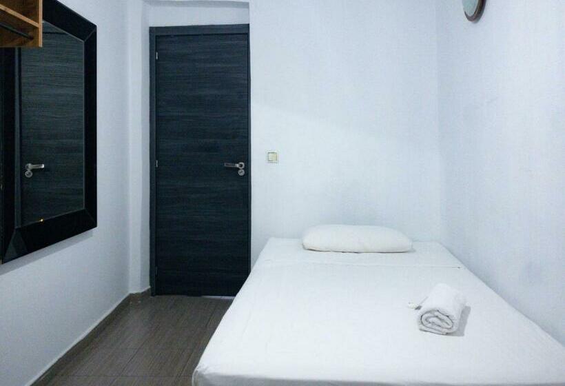 اتاق اکونومی یک تخته, Hostal Andrea