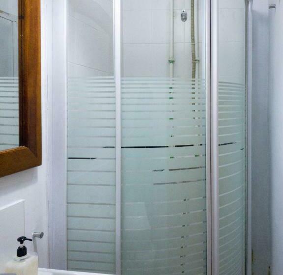 اتاق اکونومی یک تخته, Hostal Andrea