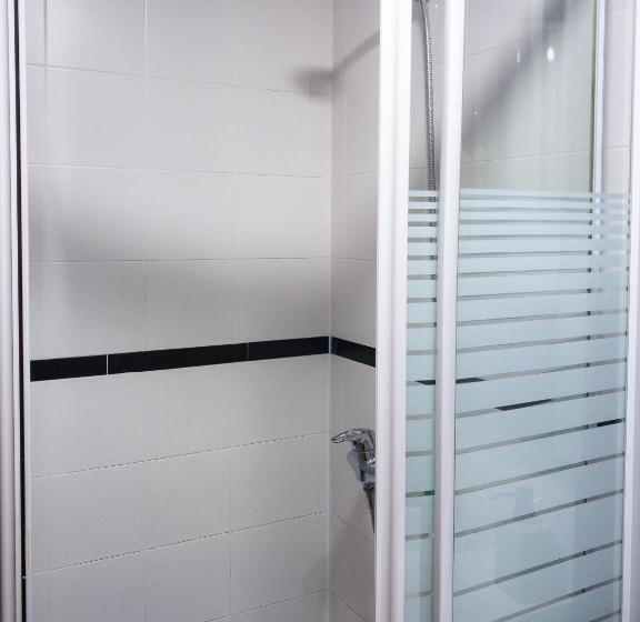 اتاق استاندارد سه تخته با بالکن, Hostal Andrea