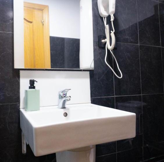 اتاق استاندارد سه نفره, Hostal Andrea