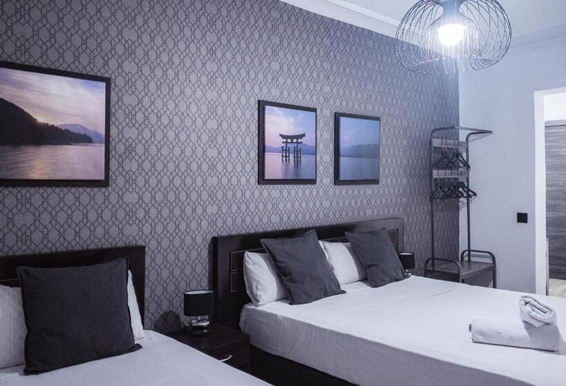 اتاق لوکس سه تخته, Hostal Andrea