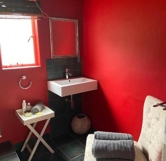 اتاق استاندارد با چشم‌انداز باغ, Karoozin Village