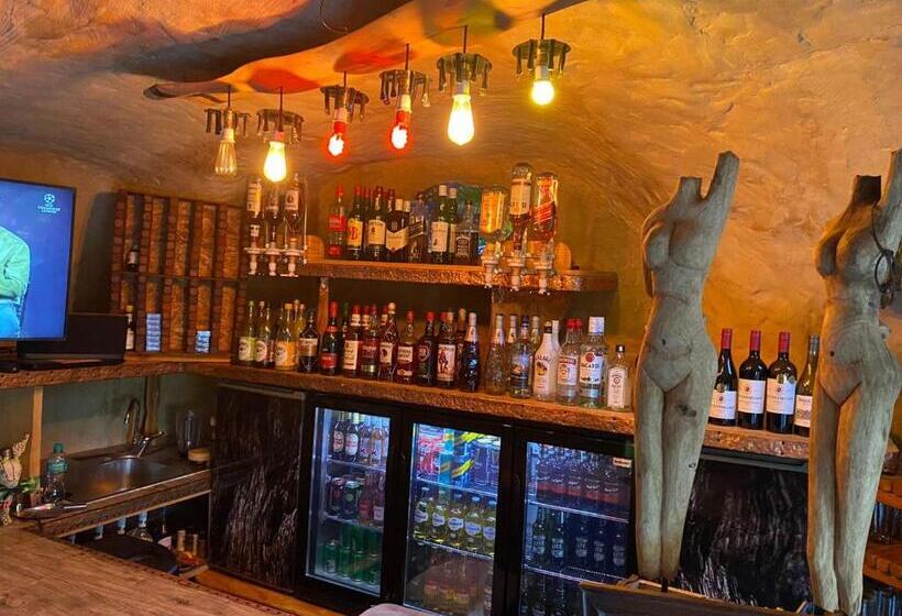 اتاق استاندارد, Karoozin Village